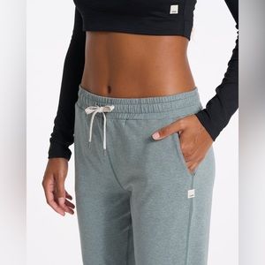 Vuori DreamKnit Performance Jogger - Stormy Heather Color